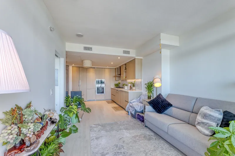 2801 4730 LOUGHEED HIGHWAY - photo 3 of 21