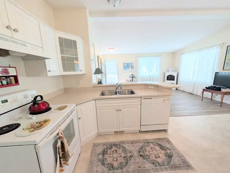 109 4510 SUNSHINE COAST HIGHWAY - photo 3 of 26