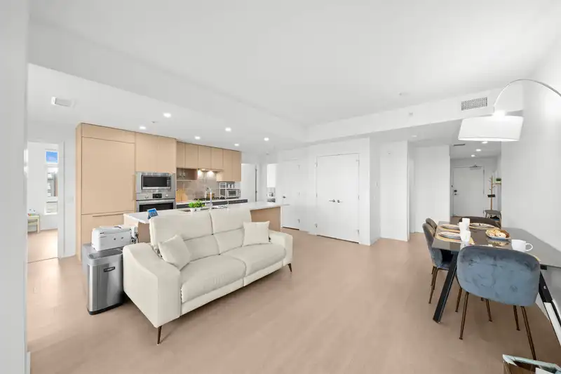 301 8888 OSLER STREET - photo 1 of 28