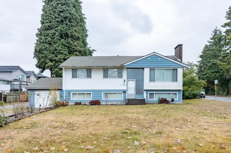3141 YORK STREET - photo 2 of 37