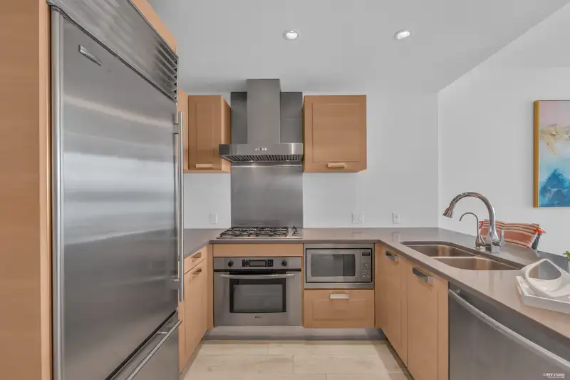 819 8080 CAMBIE ROAD - photo 3 of 29