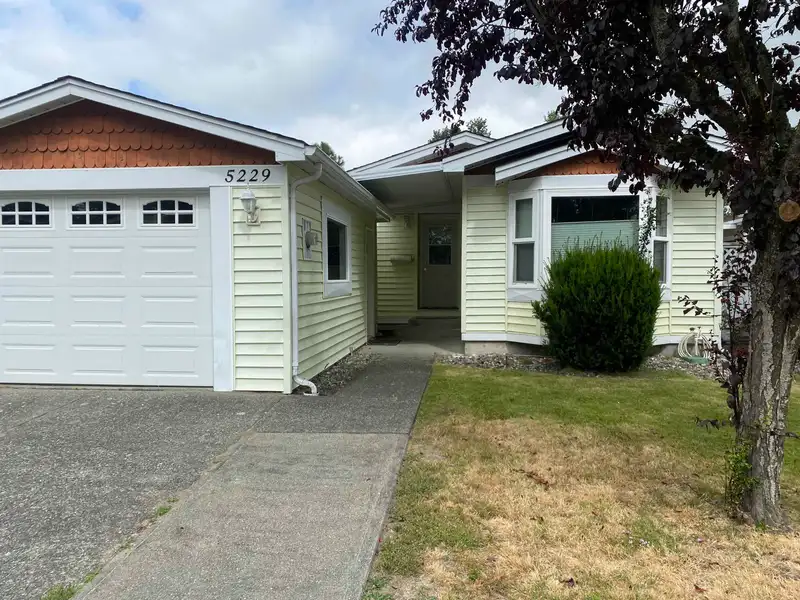 5229 SCHOONER GATE - photo 1 of 22