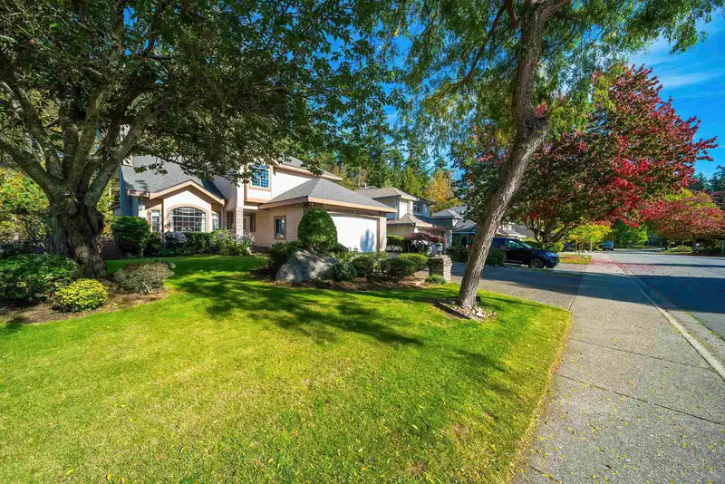 14929 25A AVENUE - photo 2 of 38