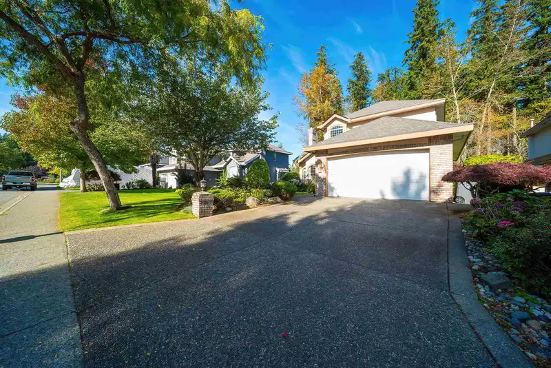 14929 25A AVENUE - photo 4 of 38