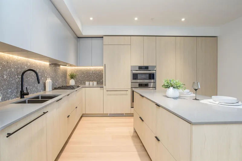 PH521 2471 ST GEORGE STREET - photo 3 of 25