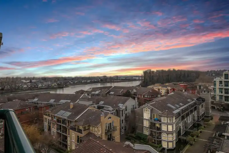 1006 10 LAGUNA COURT - photo 1 of 26