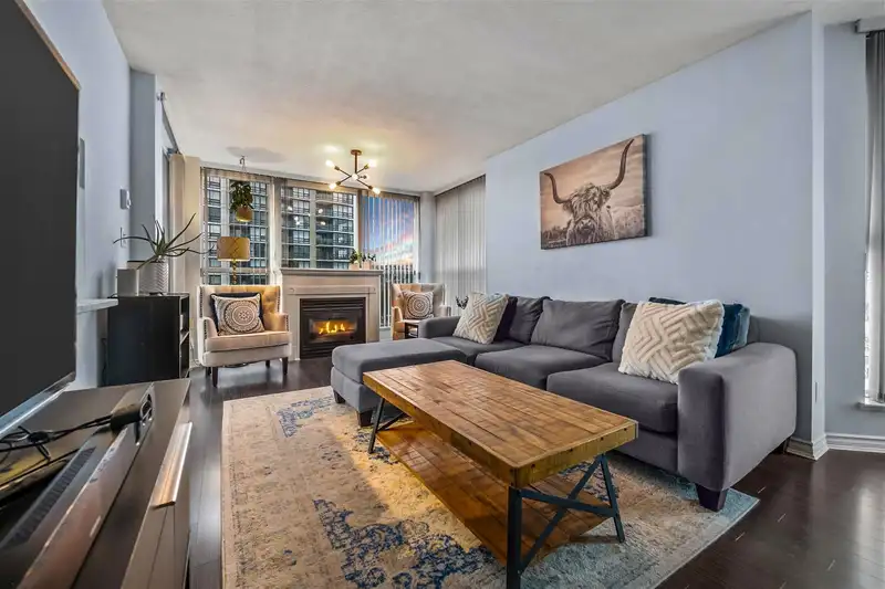 1006 10 LAGUNA COURT - photo 2 of 26
