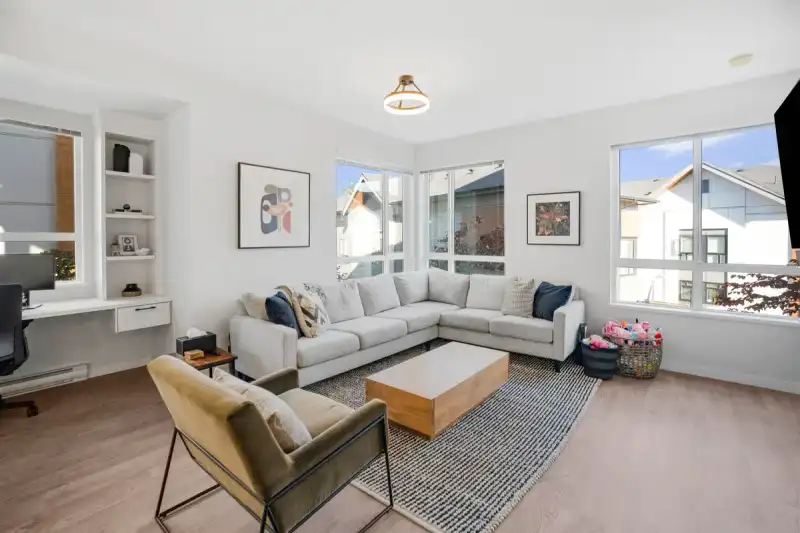 60 15151 EDMUND DRIVE - photo 1 of 18
