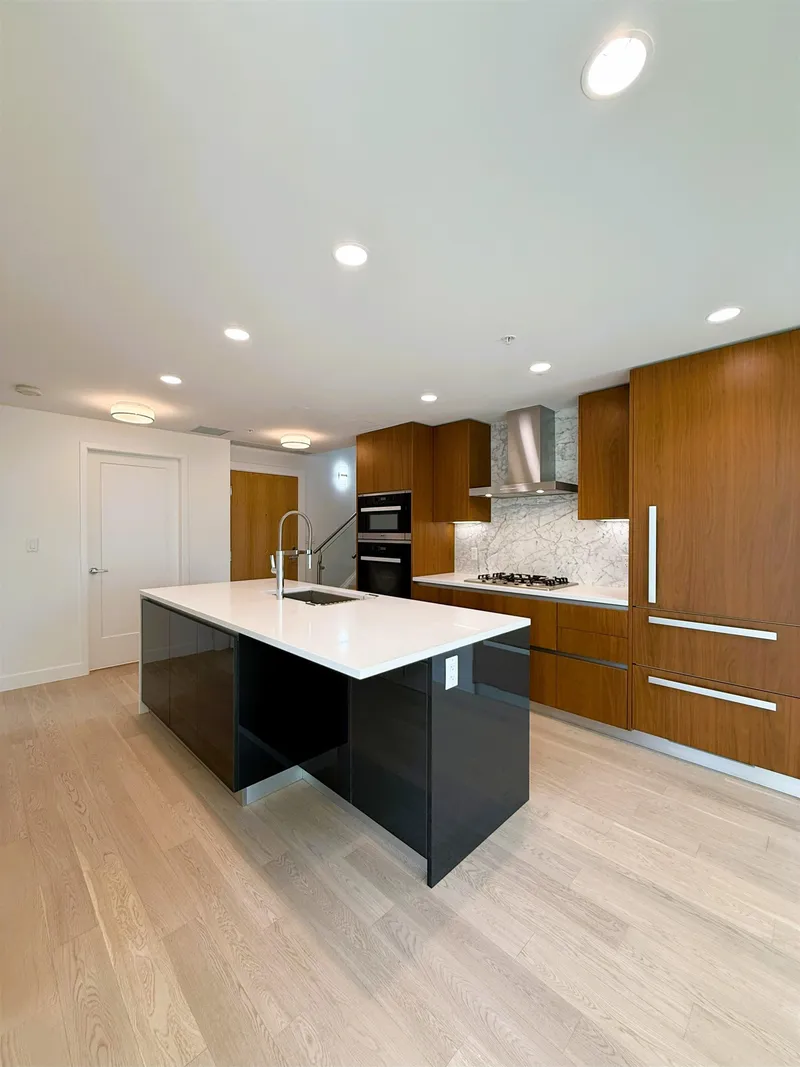 404 2888 ARBUTUS STREET - photo 4 of 25