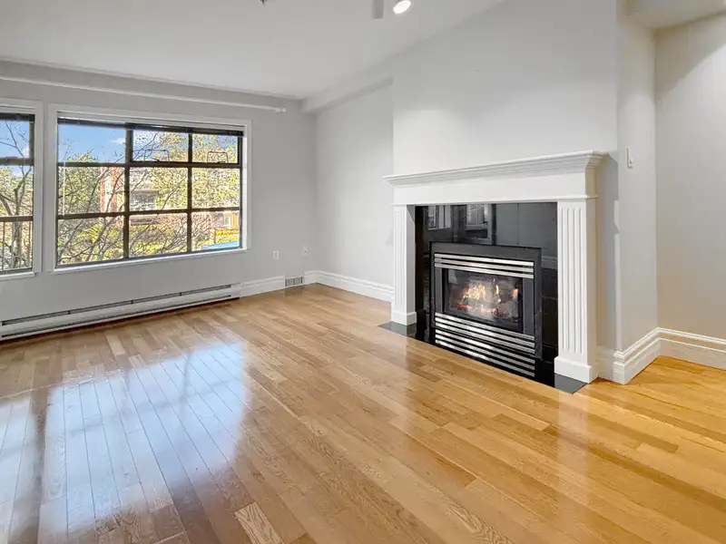 205 1118 55TH STREET - photo 2 of 13