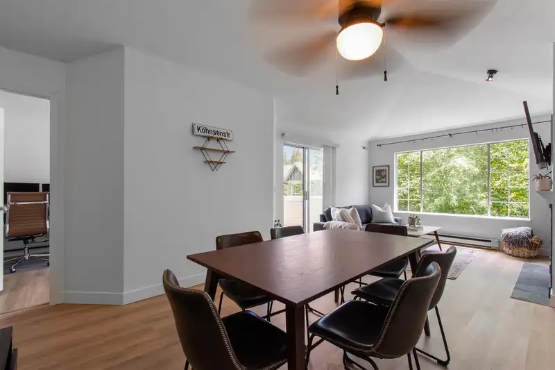 316 6820 RUMBLE STREET - photo 4 of 25