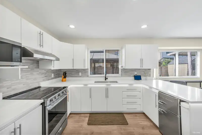 22600 RATHBURN DRIVE - photo 4 of 40
