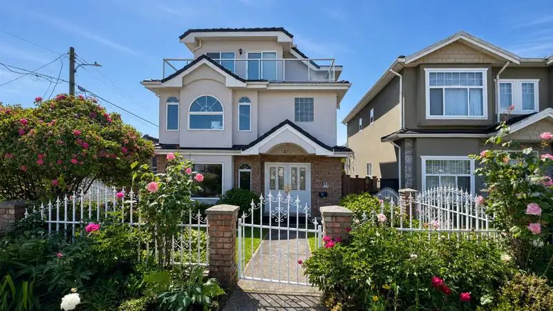 2776 E GEORGIA STREET - photo 1 of 40