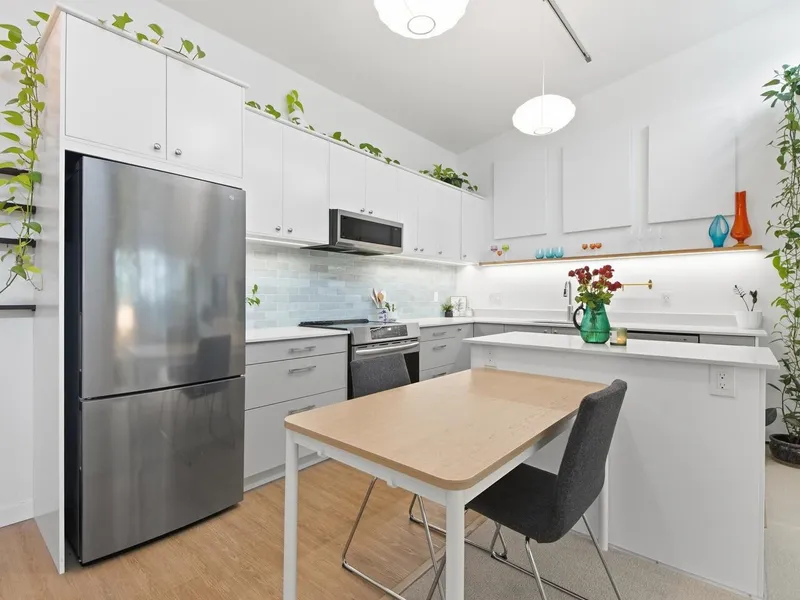 314 2416 W 3RD AVENUE - photo 3 of 25