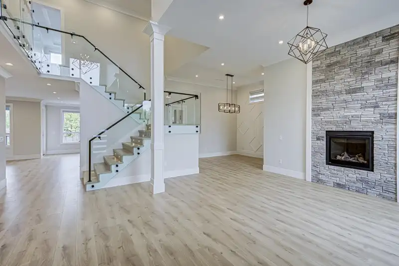 7620 144A STREET - photo 2 of 21