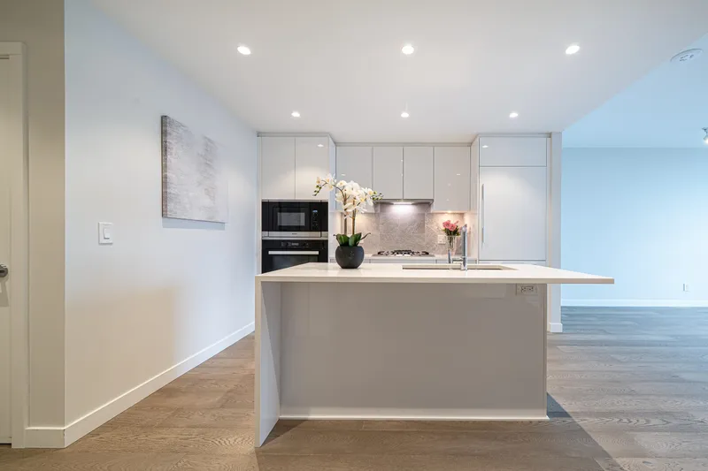 1711 5608 BERTON AVENUE - photo 4 of 25