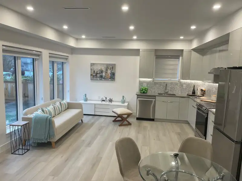 1 1936 E 36TH AVENUE - photo 3 of 14