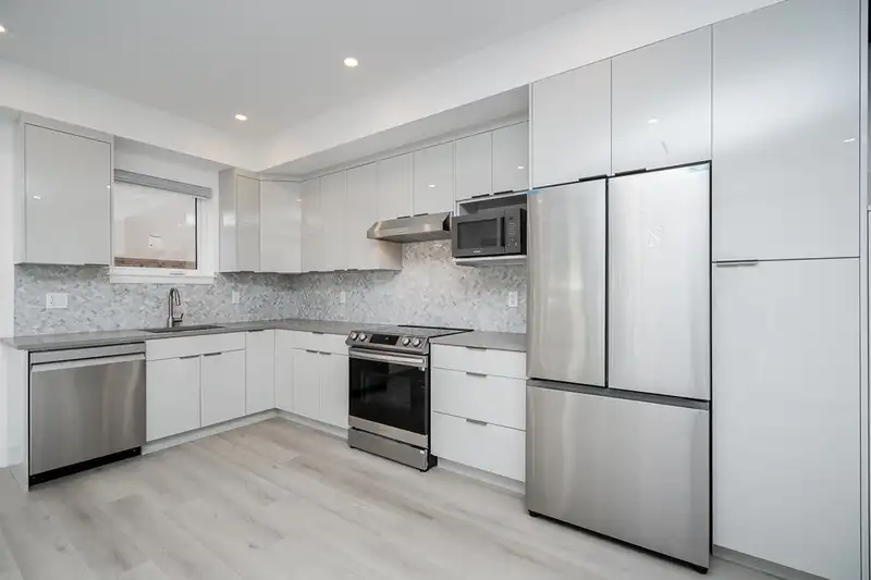 1 1936 E 36TH AVENUE - photo 4 of 14