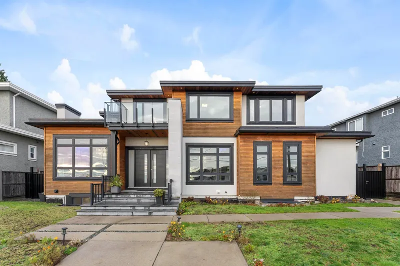 5619 PORTLAND STREET - photo 4 of 25