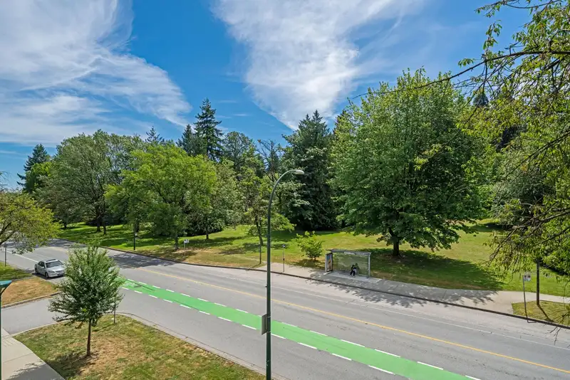 304 4488 CAMBIE STREET - photo 4 of 31