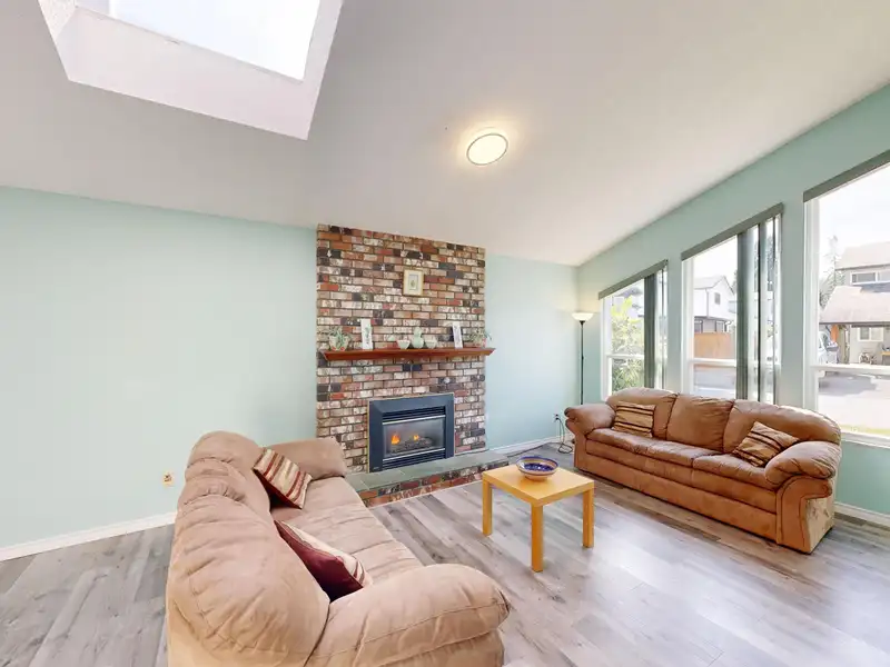 1954 VONDA WAY - photo 4 of 40