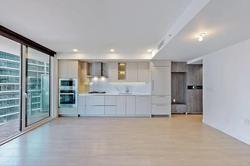 1206 89 NELSON STREET - photo 2 of 39