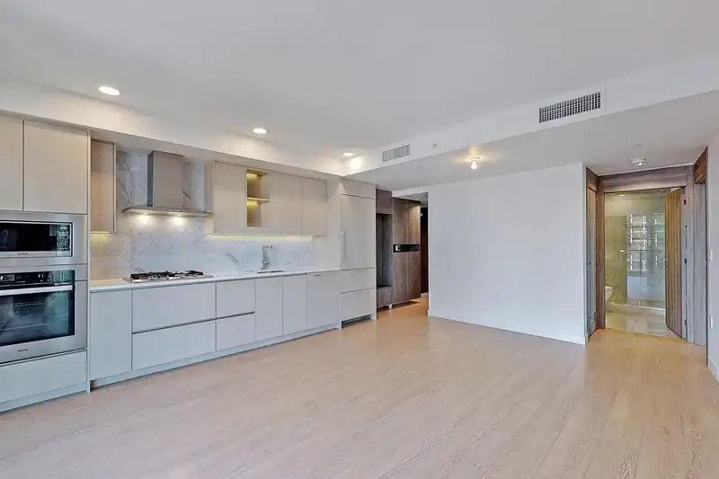 1206 89 NELSON STREET - photo 4 of 39