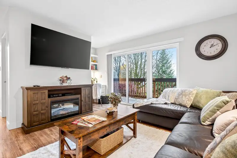 432 CARDIFF WAY - photo 4 of 33