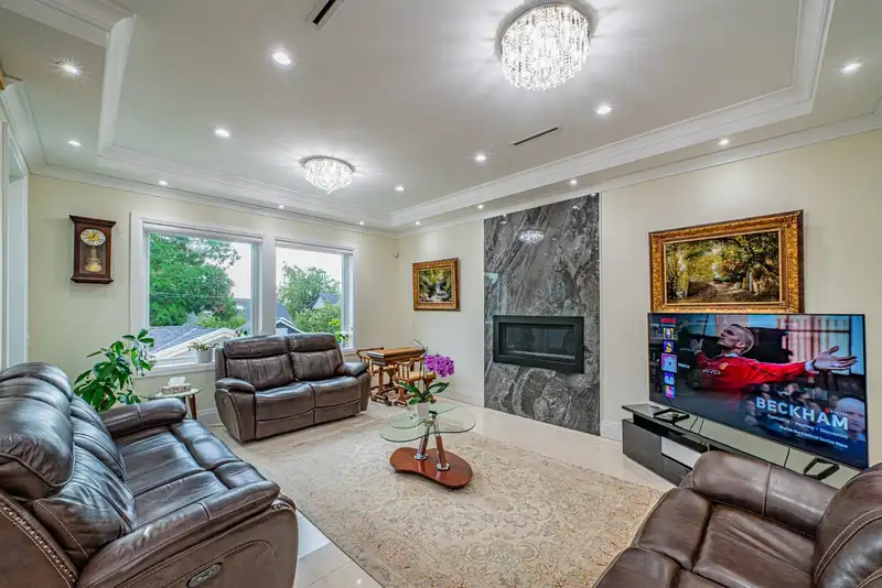 3538 W 30TH AVENUE - photo 4 of 37