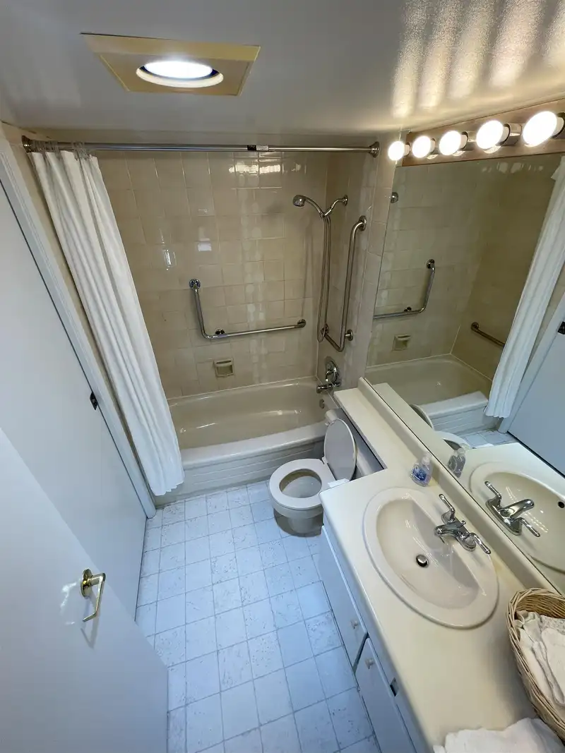 306 3740 ALBERT STREET - photo 3 of 10