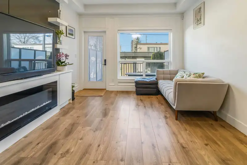 102 7088 SPERLING AVENUE - photo 2 of 21