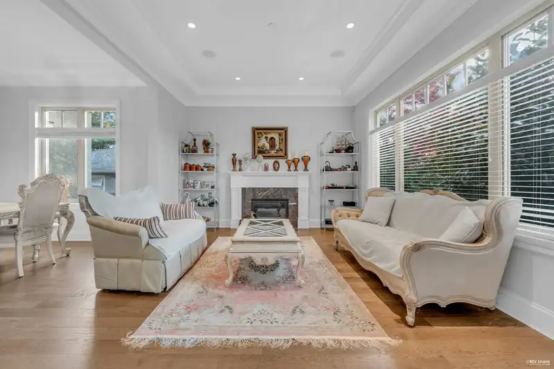 7458 MAPLE STREET - photo 4 of 39