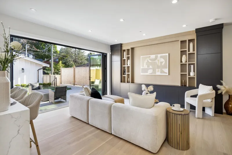 #2 2244 E 11TH AVENUE - photo 3 of 25