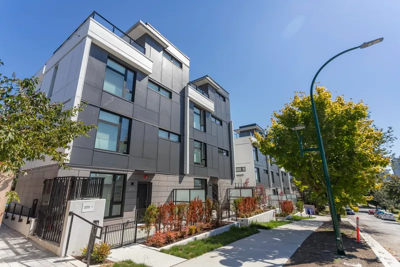 3249 CLIVE AVENUE - photo 2 of 25