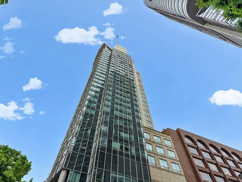 2005 837 W HASTINGS STREET - photo 1 of 14