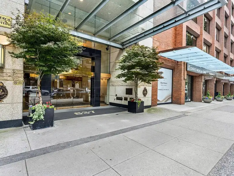 2005 837 W HASTINGS STREET - photo 2 of 14