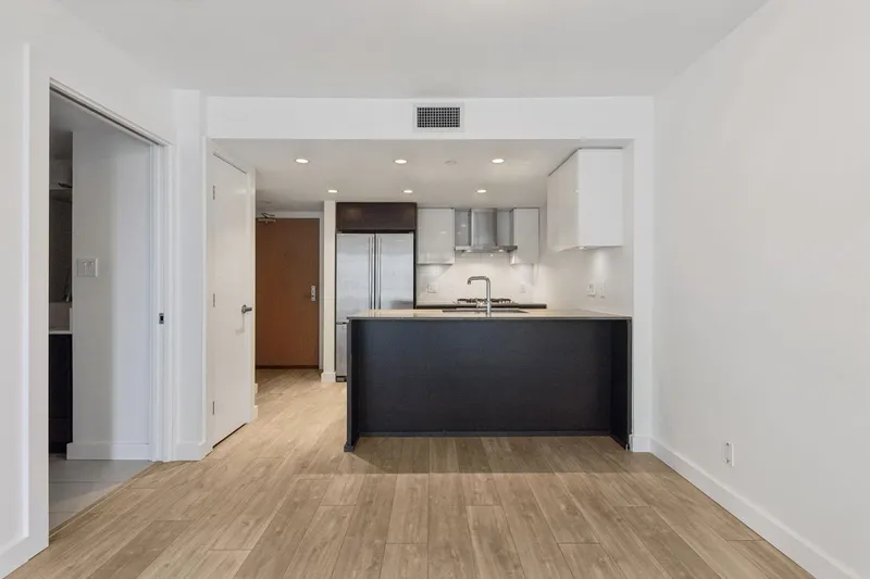 816 1618 QUEBEC STREET - photo 2 of 25