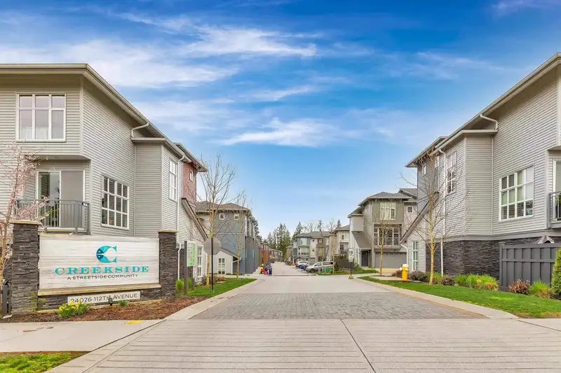 83 24076 112 AVENUE - photo 1 of 29