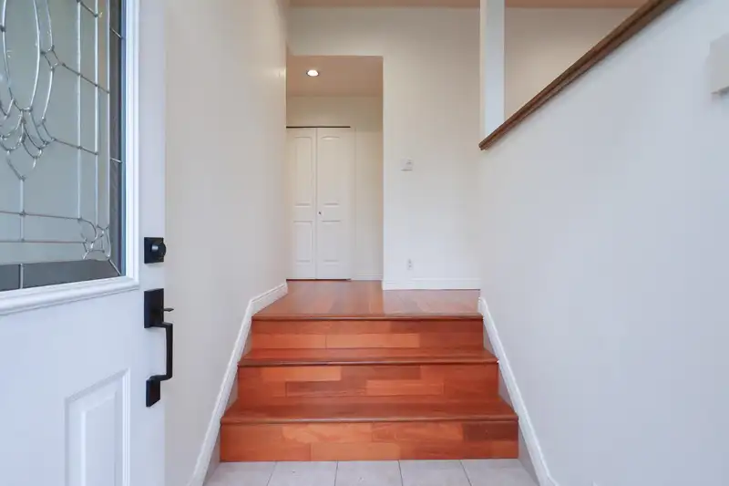 445 BYNG STREET - photo 4 of 38