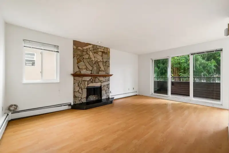 210 1420 8TH AVENUE - photo 4 of 25