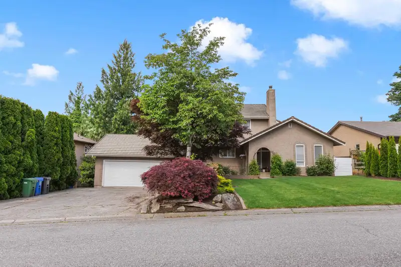 2238 OLYMPIA PLACE - photo 2 of 40