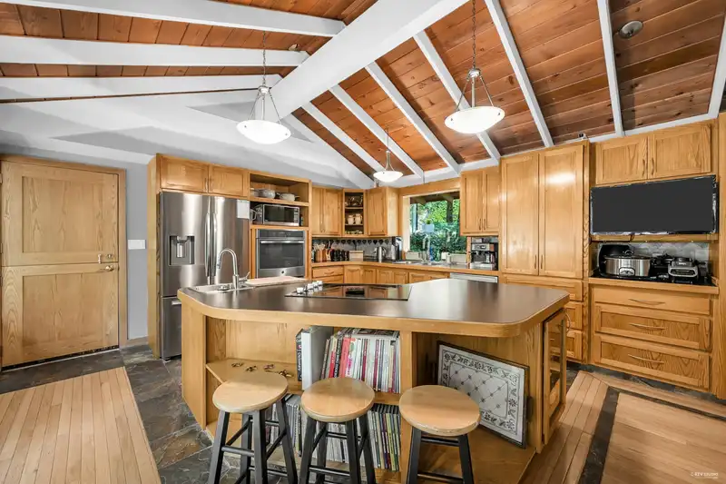 3915 BAYRIDGE PLACE - photo 3 of 40