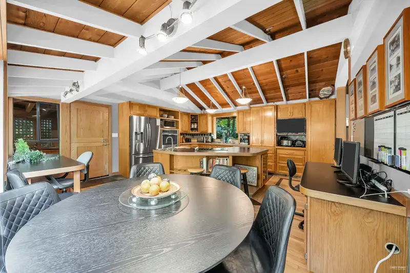 3915 BAYRIDGE PLACE - photo 4 of 40