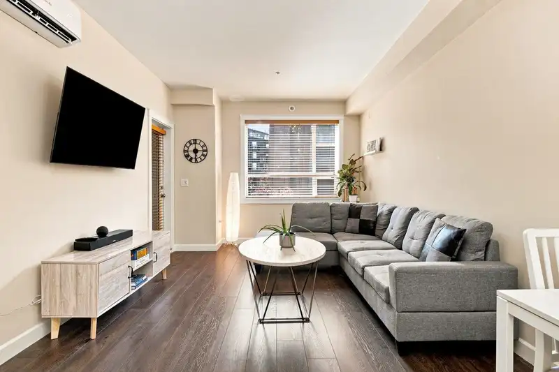 303 3585 146A STREET - photo 3 of 32
