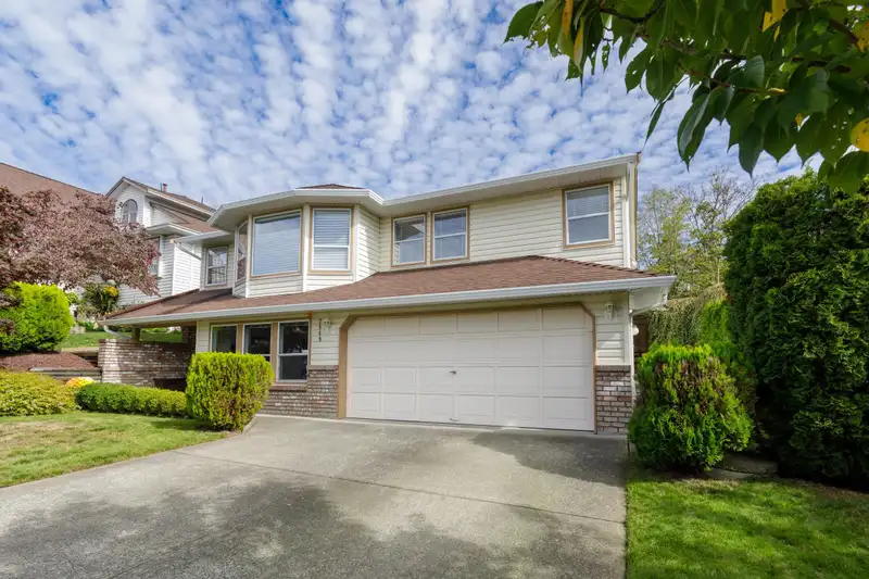 2849 CROSSLEY DRIVE - photo 1 of 40