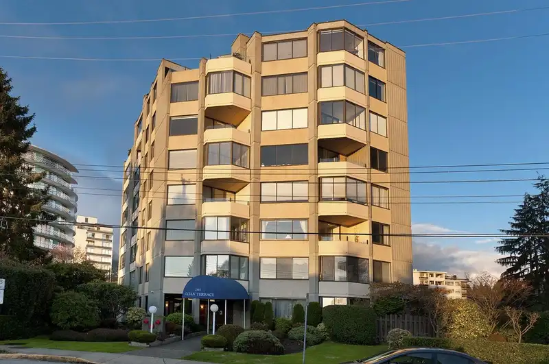 401 2165 ARGYLE AVENUE - photo 1 of 37