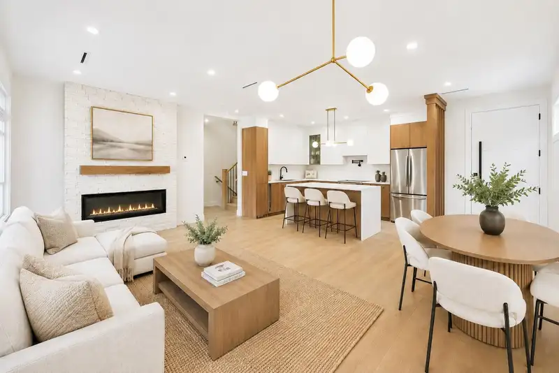 103 901 EDGAR AVENUE - photo 1 of 19