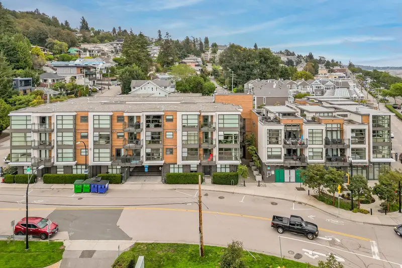 205 1160 OXFORD STREET - photo 2 of 25