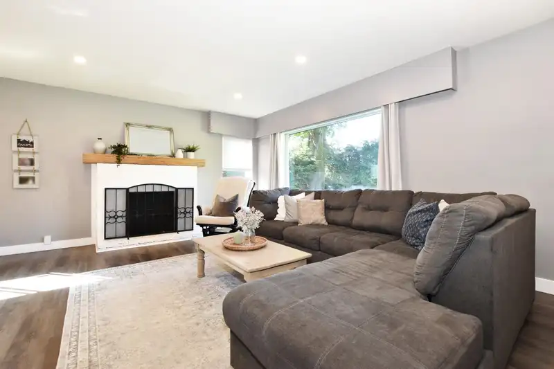 7850 HORNE STREET - photo 4 of 30