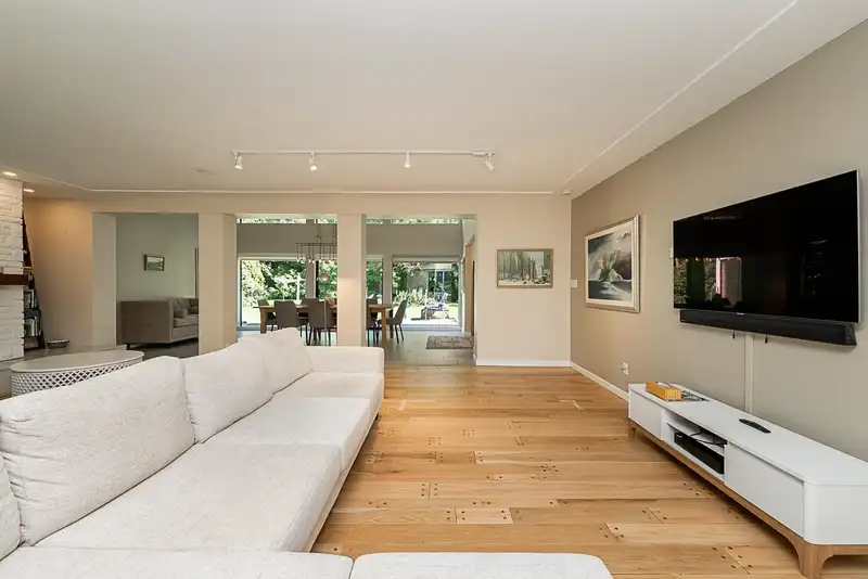 4151 TYTAHUN CRESCENT - photo 4 of 35